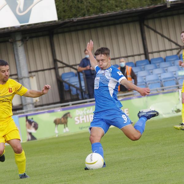 Ben Fawcett has a shot. Picture Matthew Kelly - Rawphotography